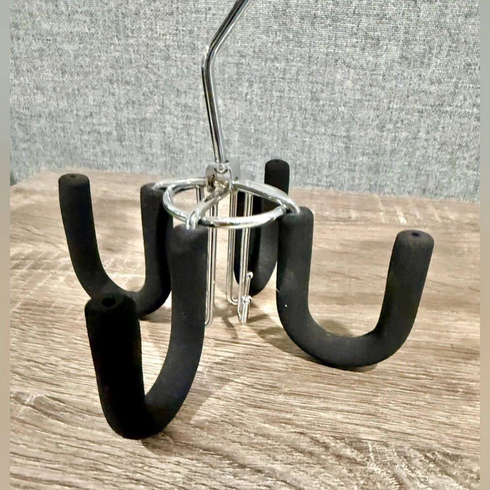 Set of 2, swivel belt hanger. Heavy padded hooks. With 4 small & 4 large hooks